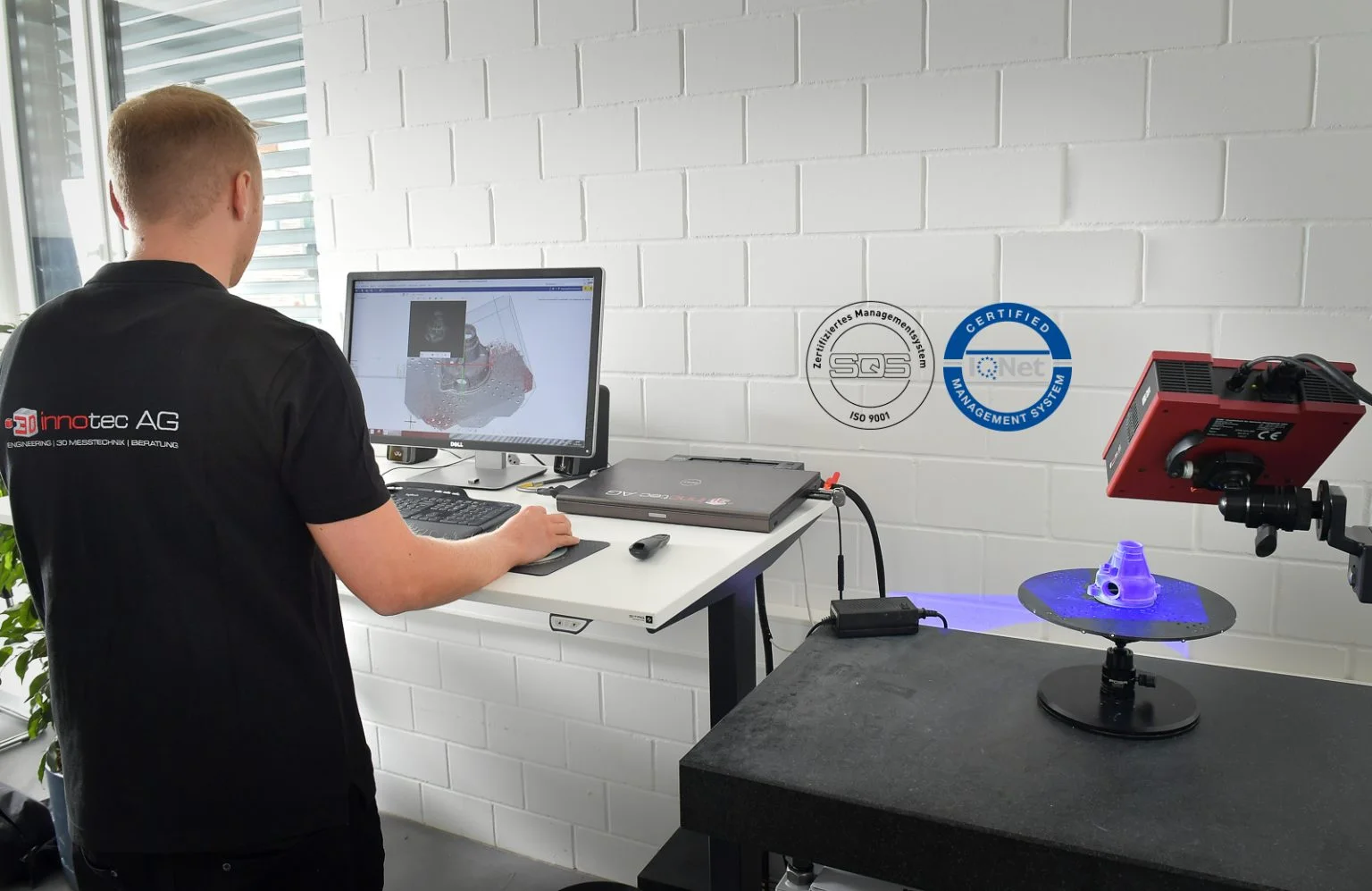 Digitalisieren eines Kunststoffteils mit Atos Core Scanner bei 3D innotec AG